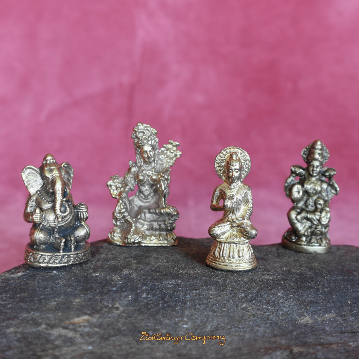 Statuen & Ritualobjekte