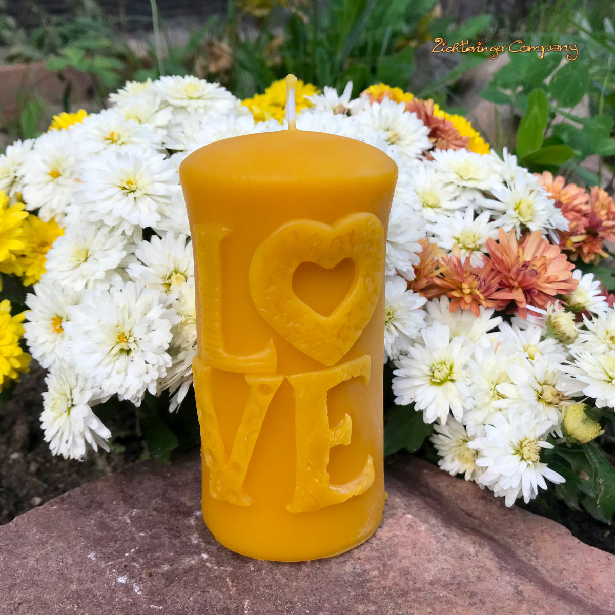 Love - - -  Kerze aus Bienenwachs