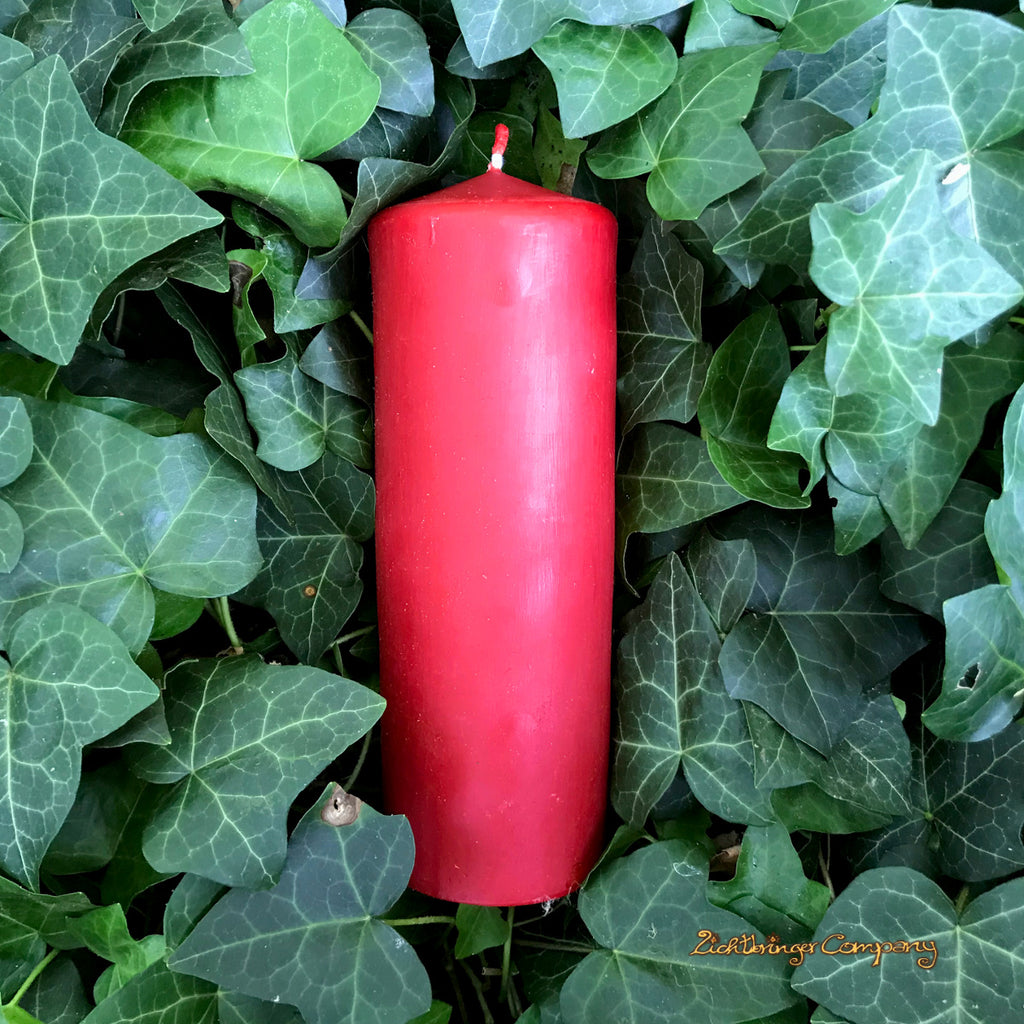 Beeswax pillar candle, red, 530 grams