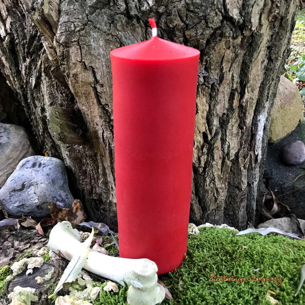 Beeswax pillar candle, red, 530 grams