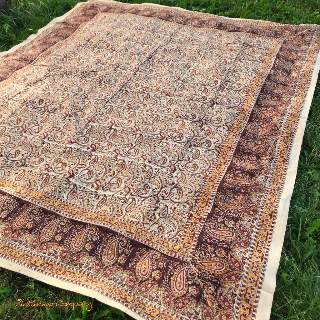 Blockprint Tuch Paisley Farbe beigebraun Größe 225 cm mal 275 cm Strandtuch oder Tagesdecke für Doppelbett 