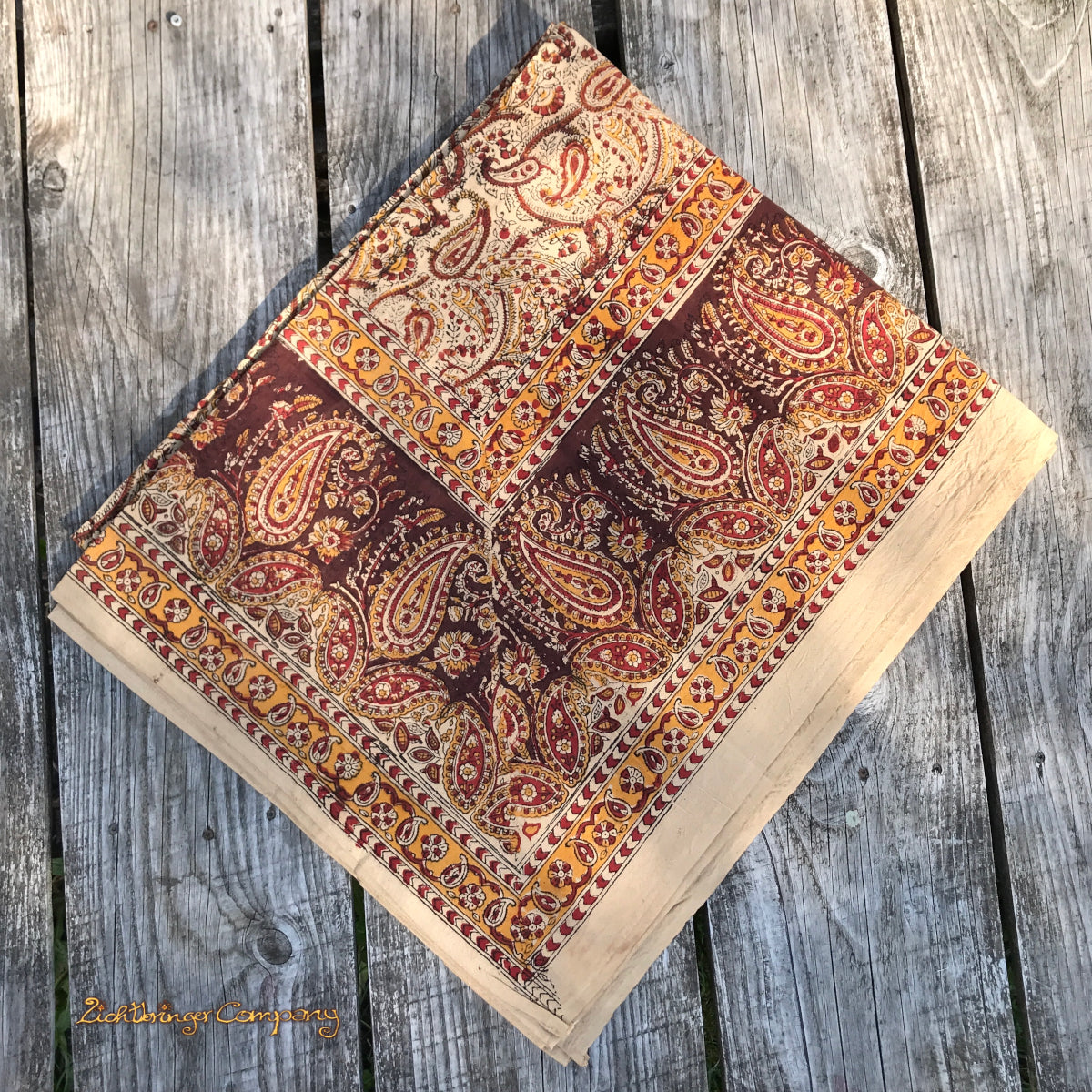 Blockprint Tuch Paisley Farbe beigebraun Größe 225 cm mal 275 cm Strandtuch oder Tagesdecke für Doppelbett 