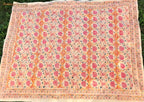 Tissu imprimé au bloc avec un délicat motif floral