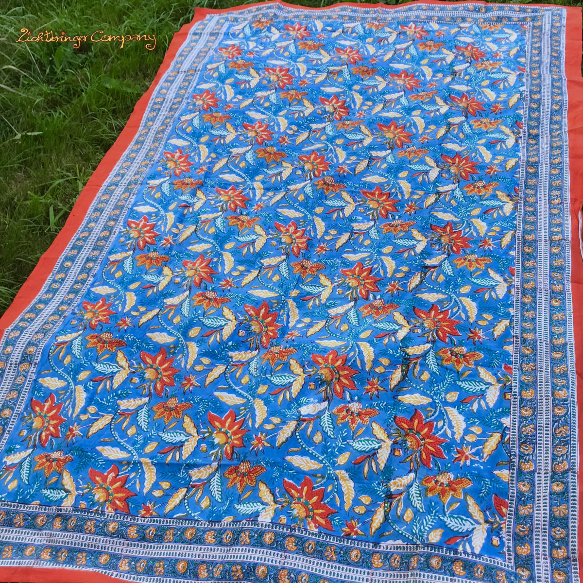 Blockdruck Tuch mit Blumen, kräftige Farben blau, rot, gelb. Größe 150 cm mal 200 cm