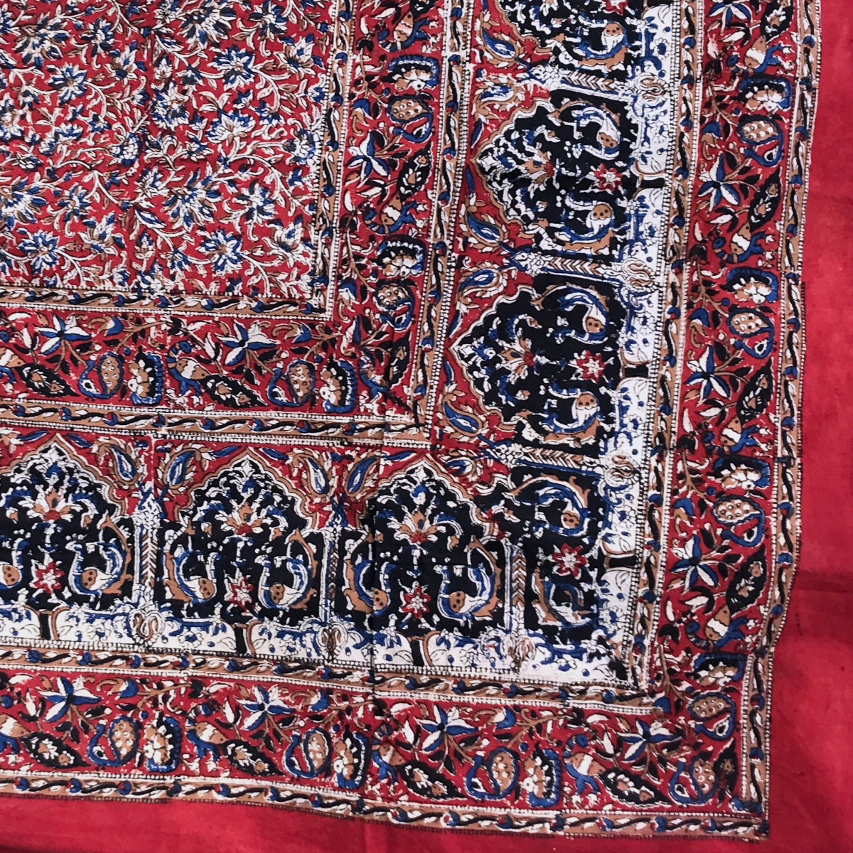 Blockdruck Tuch Oriental mit vielschichtigem Muster