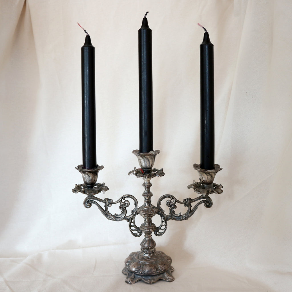Gothic Duftkerze mit blutrotem Kern