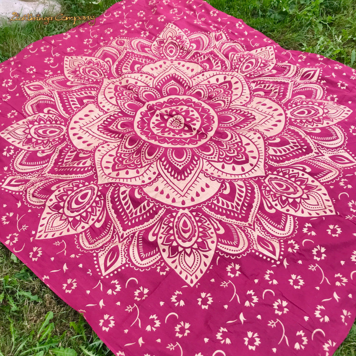 Goldener Lotus Wandtuch 210 * 230 cm