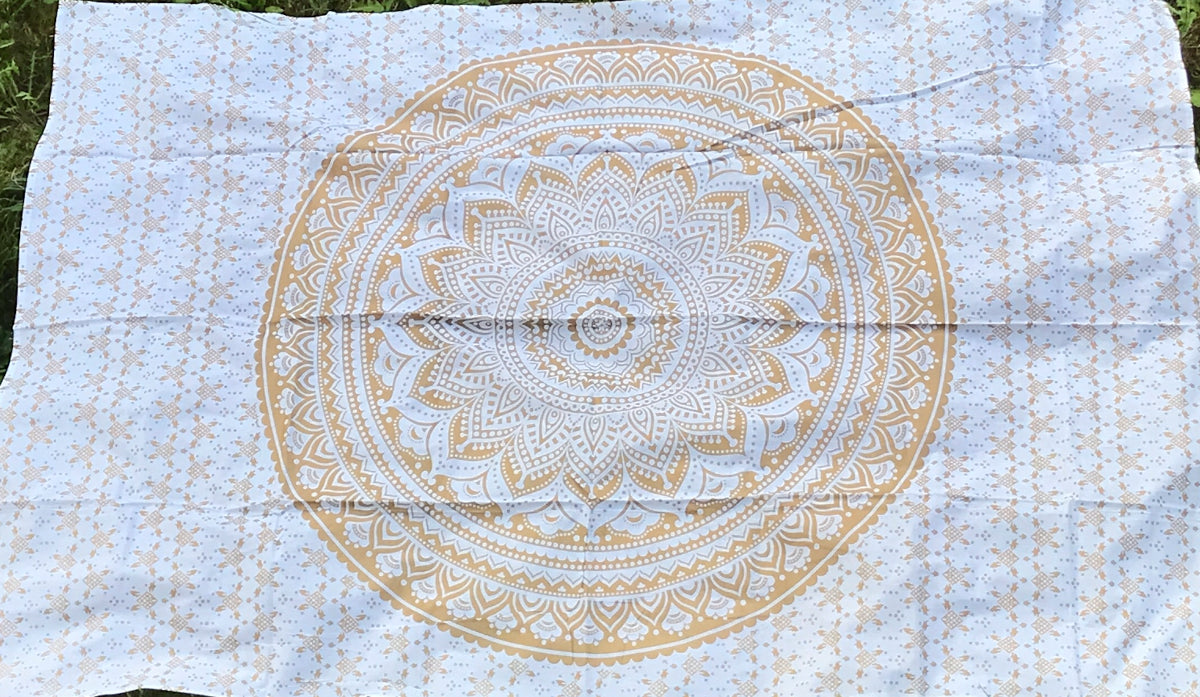 Goldenes Mandala Wandtuch 140 * 220 cm