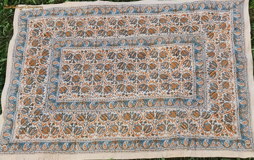 Blockprint Tuch mit Paisleys und Blumen