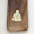 Räucherstäbchenhalter aus Mangoholz mit Messingeinlage, Motiv Buddha – geschwungene Form, 27 cm, für klassische Räucherstäbchen
