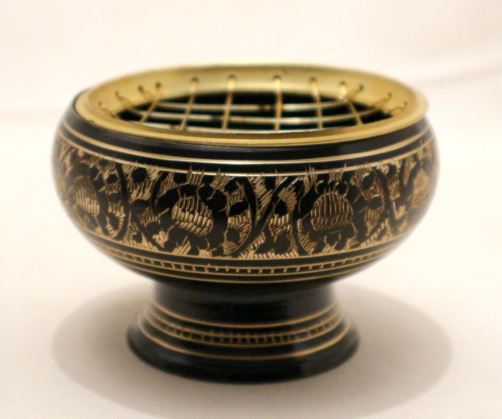 Räuchergefäß Morgana groß mit Netz für Kohle  Material Messing. Farbe Schwarz Gold