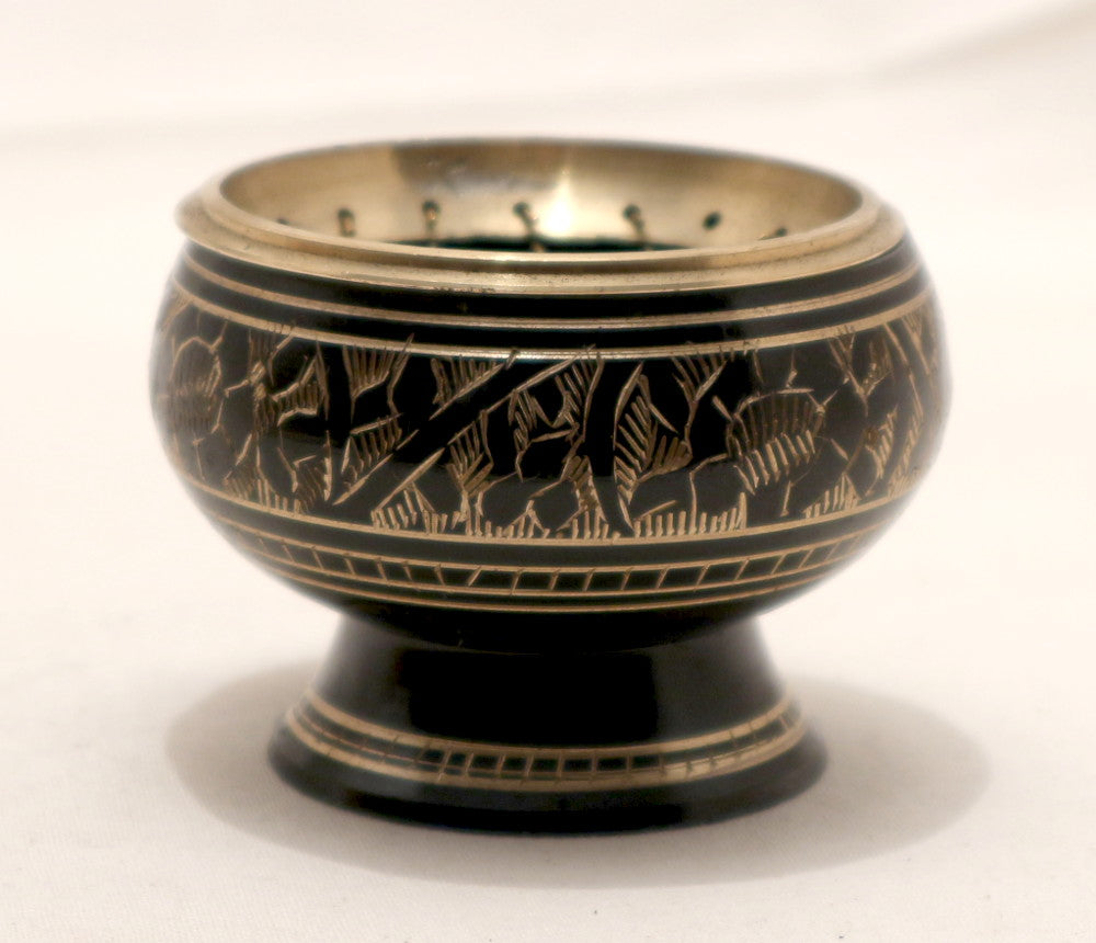 Räuchergefäß Morgana klein mit Netz für Kohle  Material Messing. Farbe Schwarz Gold