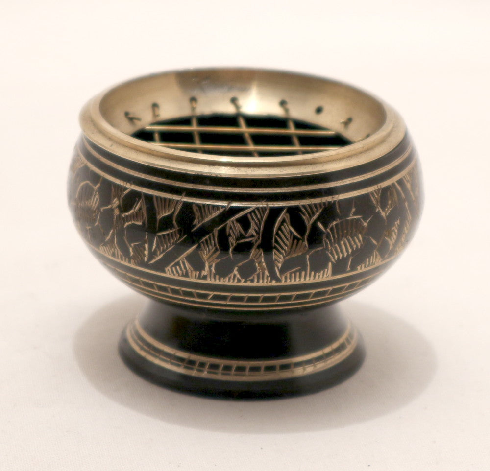 Räuchergefäß Morgana klein mit Netz für Kohle  Material Messing. Farbe Schwarz Gold