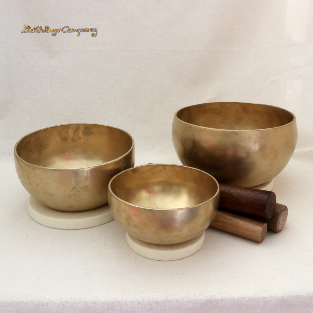 Klangschale Bön aus Bronze handgeschlagen, original Nepal Klangschale – Größenvergleich