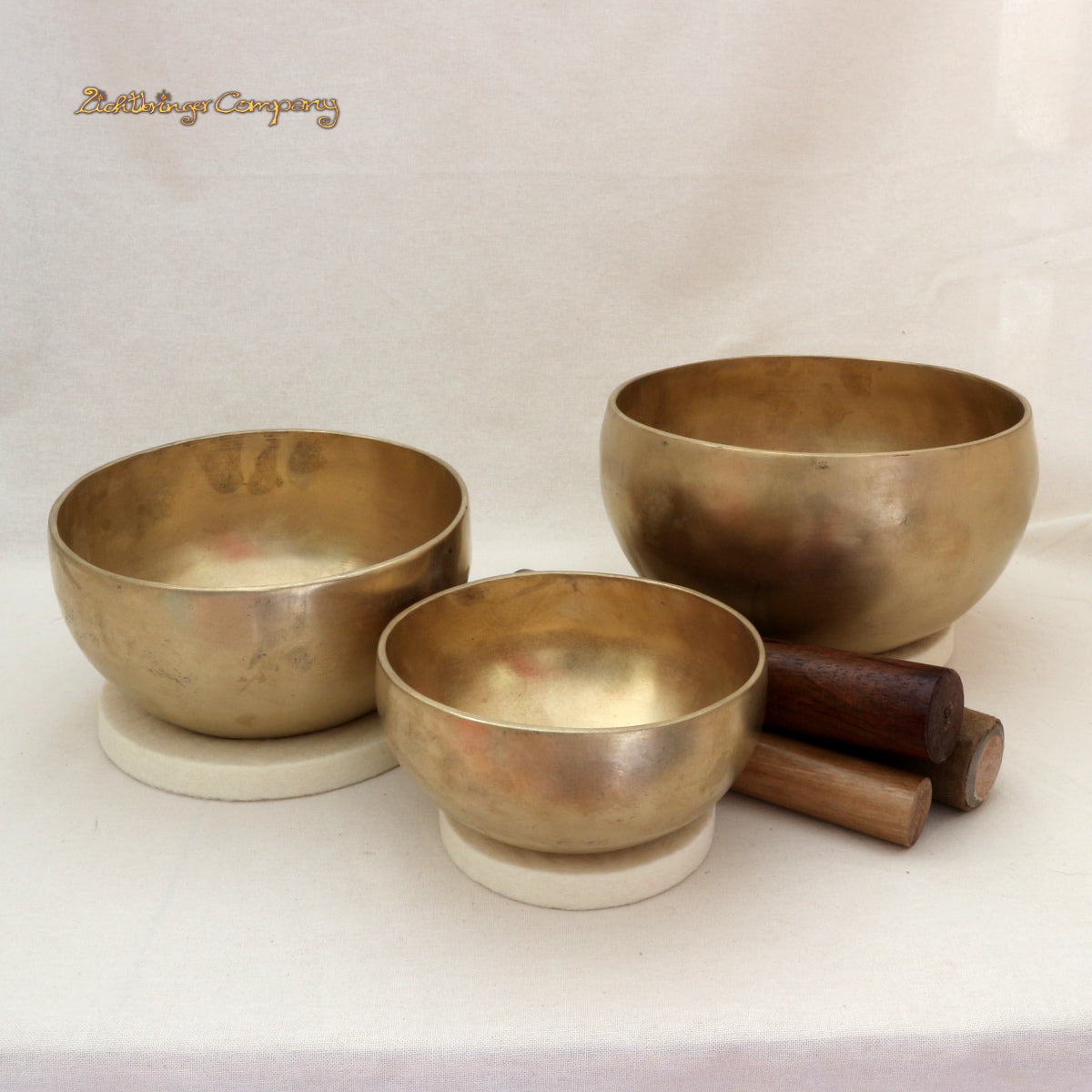Klangschale Bön aus Bronze handgeschlagen, original Nepal Klangschale – Größenvergleich