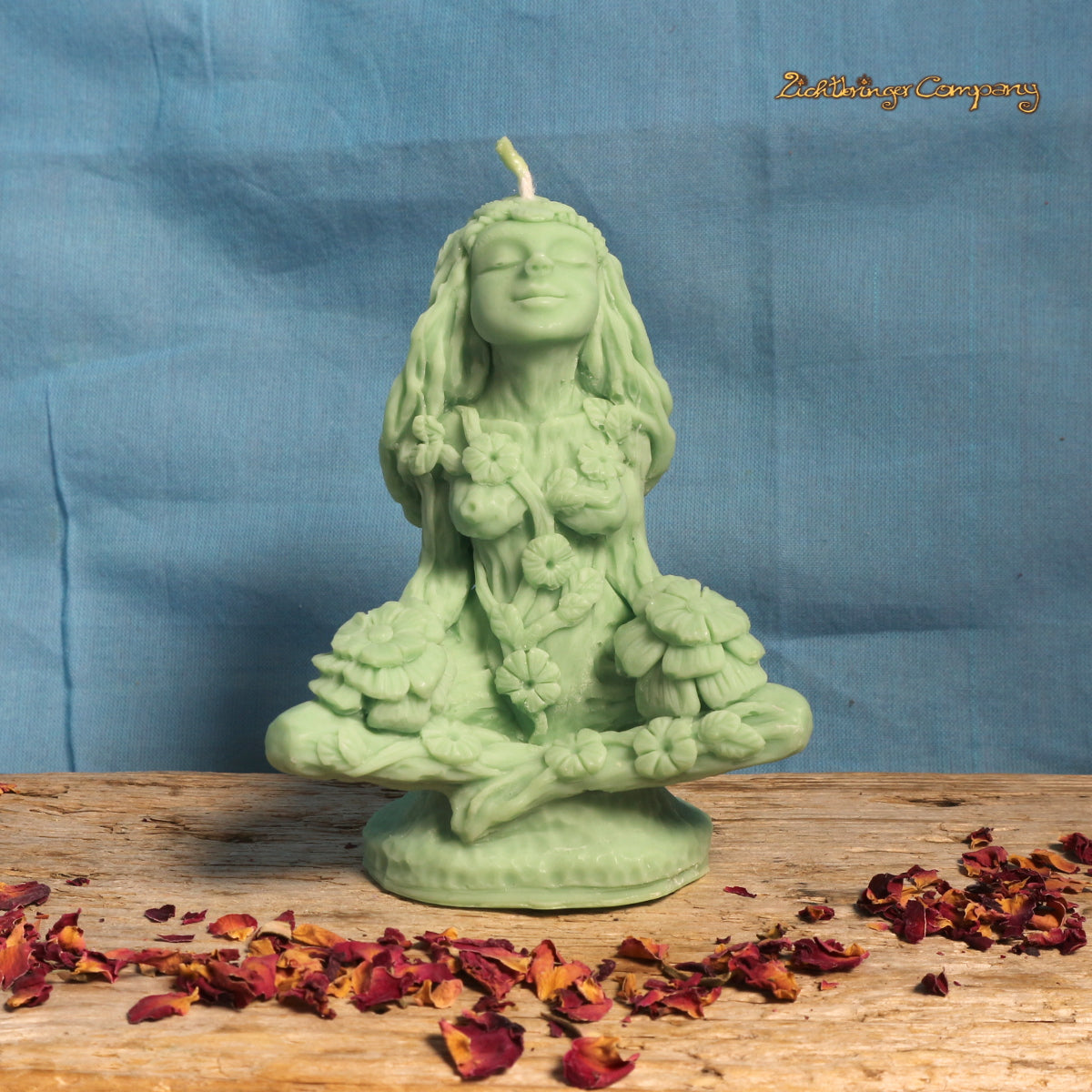 Lady Gaia Kerzenstatue aus Rapswachs in Grün – handgefertigte vegane Ritualkerze
