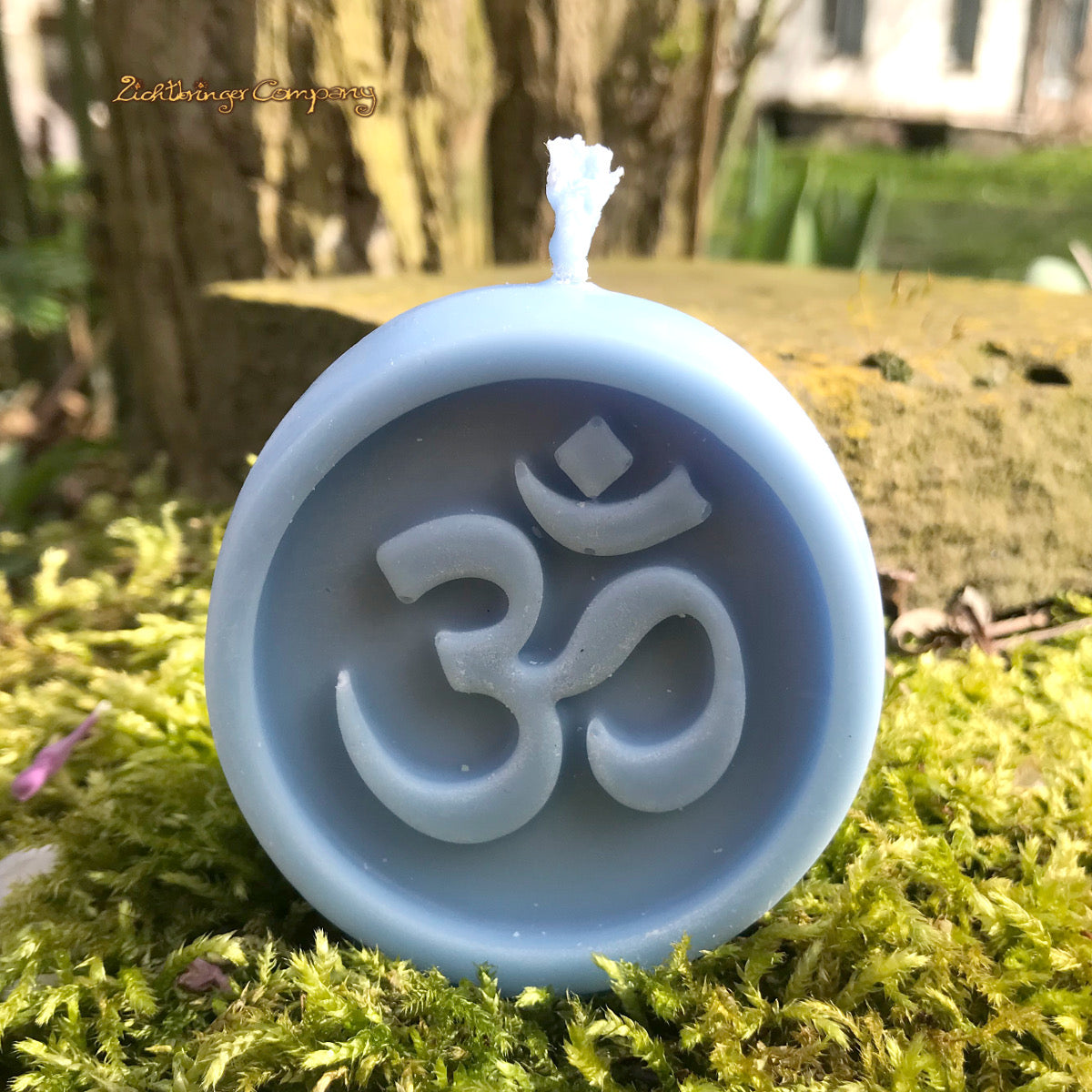 Om Ritualkerze aus Rapswachs in Blau – handgefertigte Ritualkerze, Made in Germany
