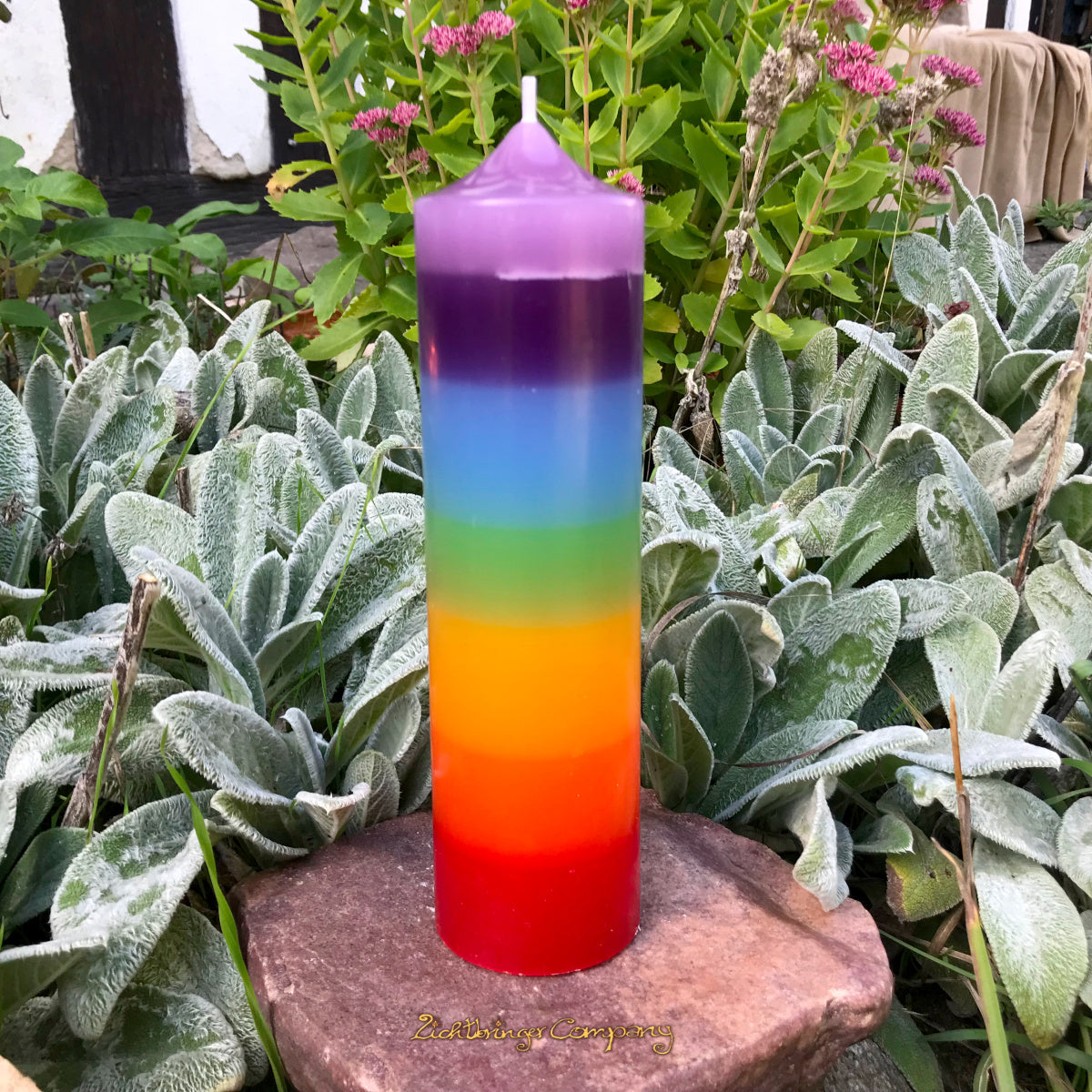 Chakra Regenbogenkerze Höhe 21 cm, handgegossene Stumpenkerze in 7 Chakrafarben von Lichtbringer Company