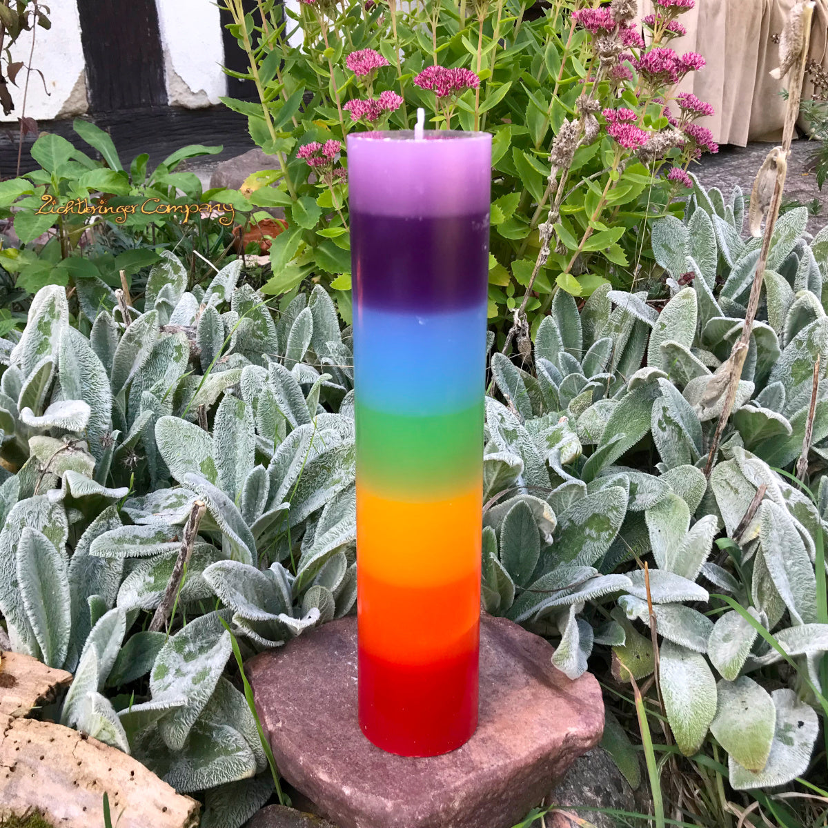 Chakra Regenbogenkerze, Höhe 27 cm, handgegossene Stumpenkerze in 7 Chakrafarben von Lichtbringer Company