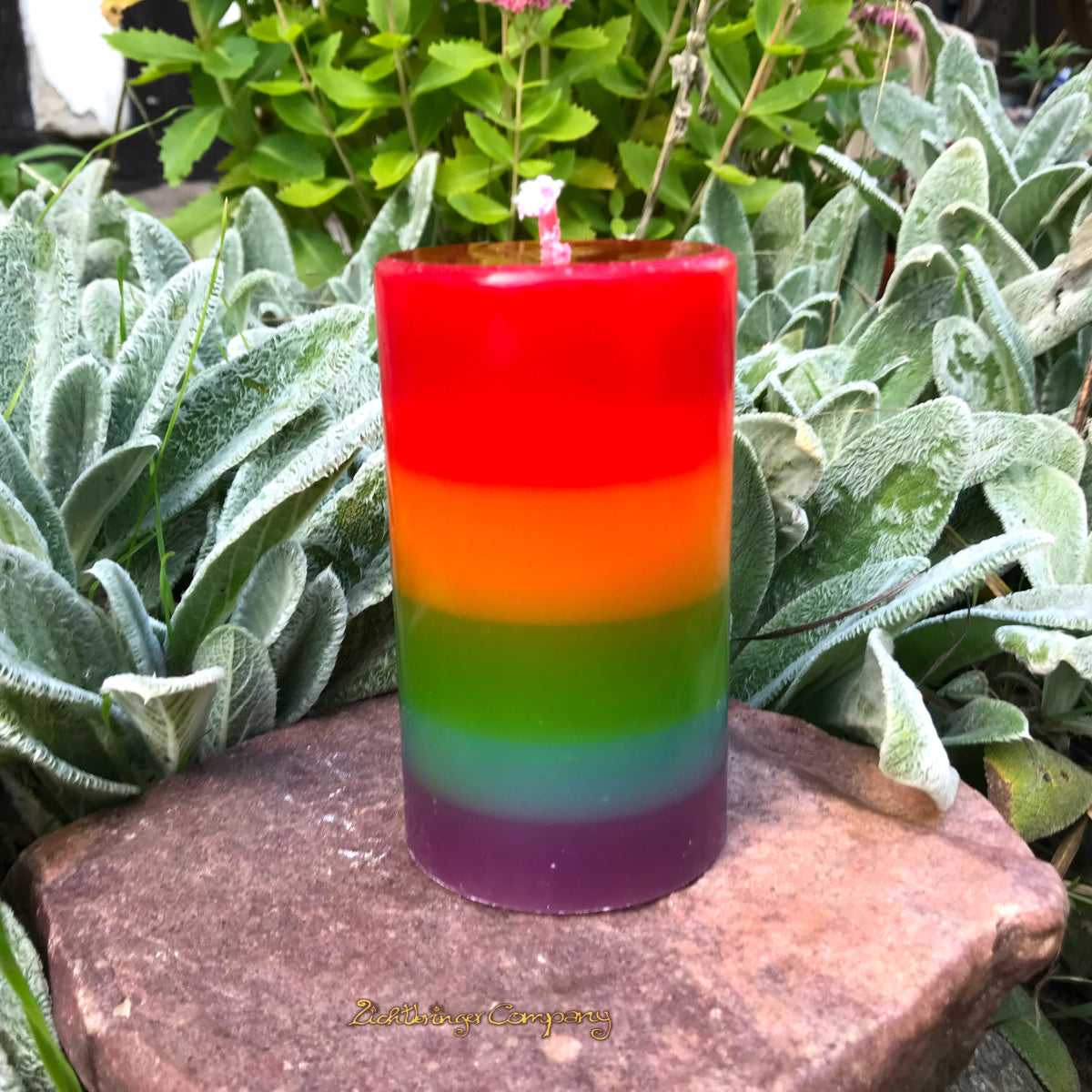 Regenbogenkerze Höhe 10 cm, bunte handgegossene Stumpenkerze von Lichtbringer Company