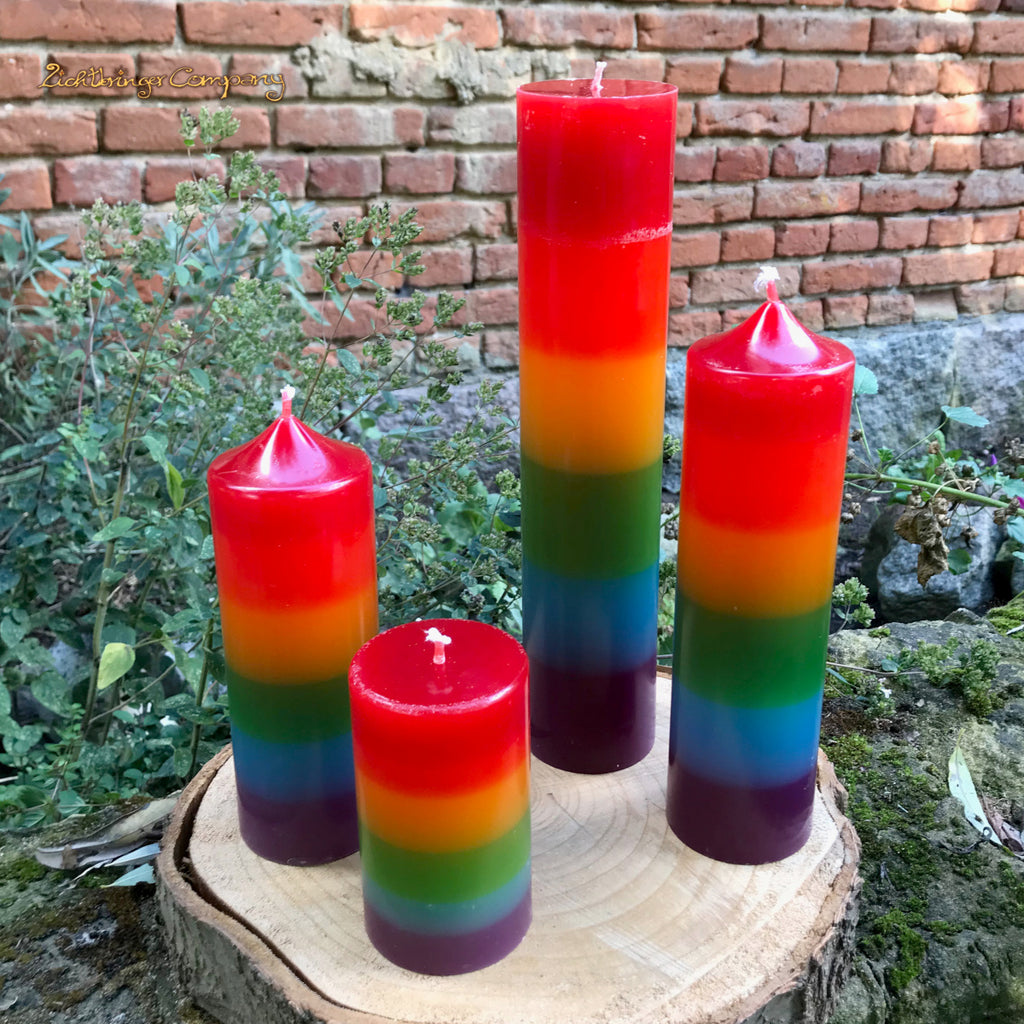 Regenbogenkerzen in vier Größen, handgegossen aus Paraffin, aus der Lichtbringer  Manufaktur