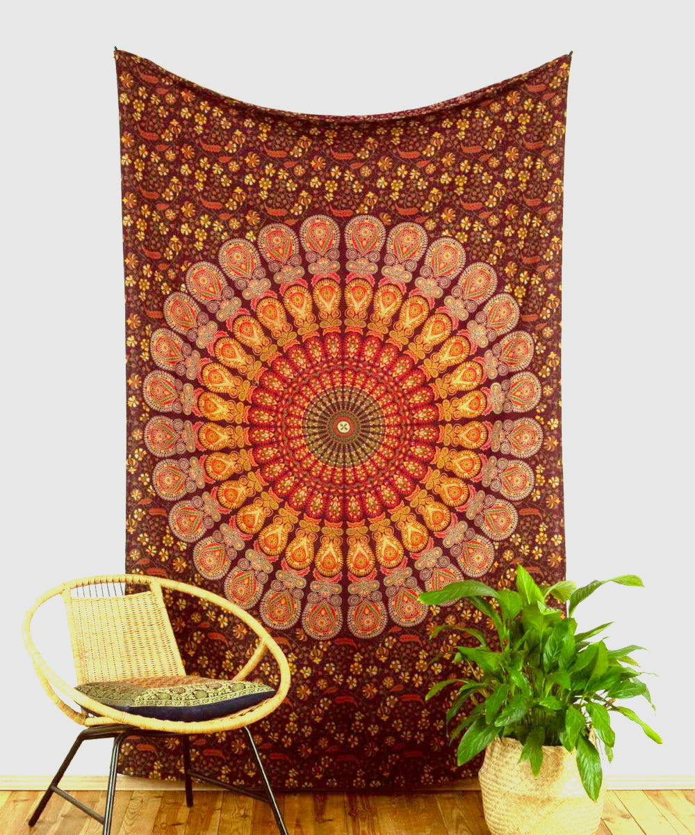 Peacock Feather Mandala Wall Tapestry in Green Yellow Dark Red 140 x 200 cm