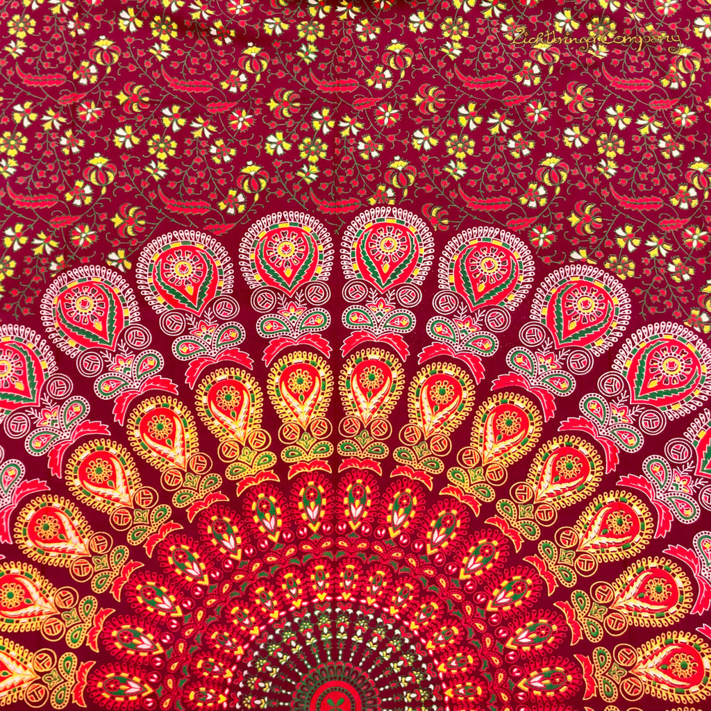 Peacock Feather Mandala Wall Tapestry in Green Yellow Dark Red 140 x 200 cm