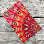 Rot gelbes Pfauenfeder Mandala