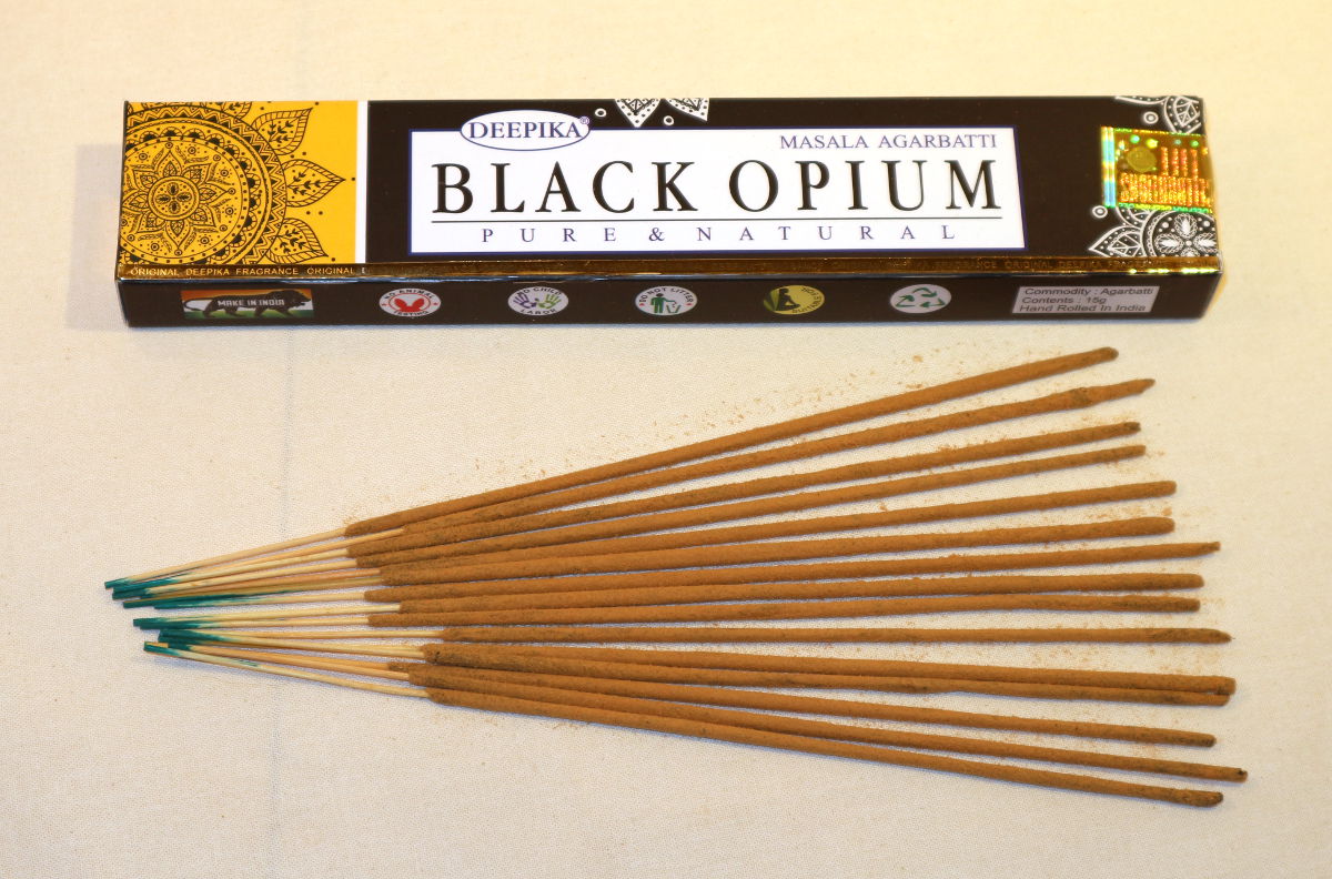 Black Opium Räucherstäbchen von Deepika