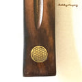 Räucherstäbchenhalter aus Mangoholz mit Messingeinlage, mit Blume des Lebens – geschwungene Form, 27 cm, für klassische Räucherstäbchen