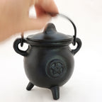 Hexenkessel aus Gusseisen mit Pentagramm, klein (ø 7 cm, ca. 820 g) – tragbarer Räucherkessel für Kohle und Kegel