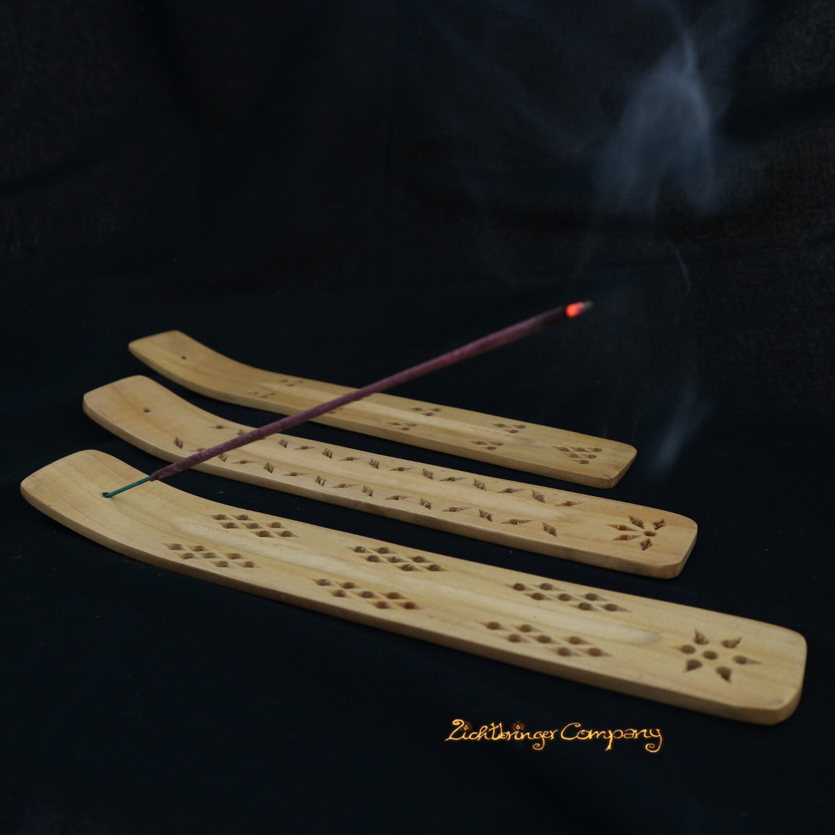 Räucherstäbchenhalter Klassik aus Holz handveredelt mit Leinöl - für klassische Räucherstäbchen mit Holzkern. Jedes Stück ein Unikat.