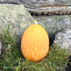  Rapswachs-Osterei mit Ranken-Motiv in Gelb – handgegossene Kerze aus veganem Rapswachs, Höhe ca. 7 cm, von Lichtbringer Company