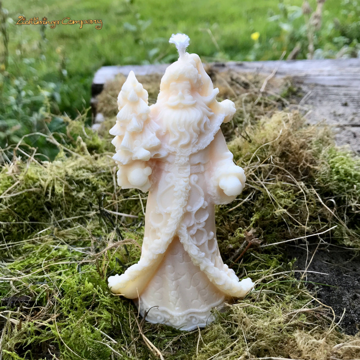 Nikolauskerze Rapswachs Detailansicht – naturweiße Weihnachtskerze, handgefertigt in der Altmark