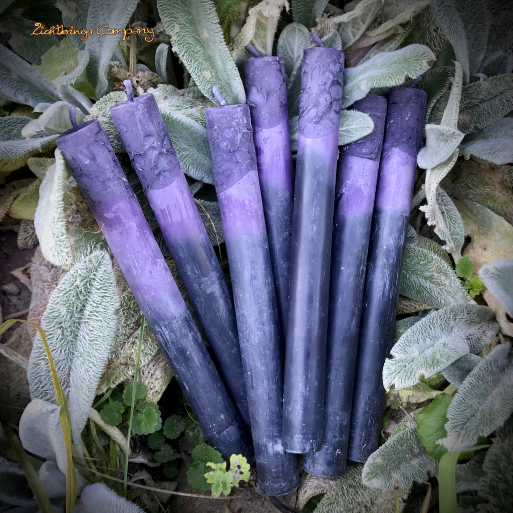 Gothic Stabkerze lila schwarz