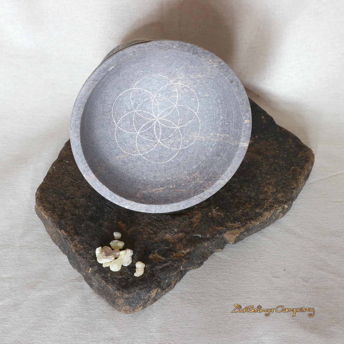 Speckstein Räucherkelch mit Blume des Lebens