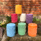 Kerzen mit Spirale in sieben Farben, keltische Symbolkerzen in Stumpenform