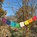 Tibetische Fahnen mit Glückssymbolen