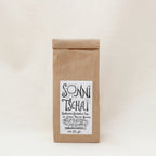 Sonni Tschai - Kurkuma-Gewürztee – kleine Packung Chai Gewürztee im Papier-Blockbodenbeutel von Lichtbringer Company