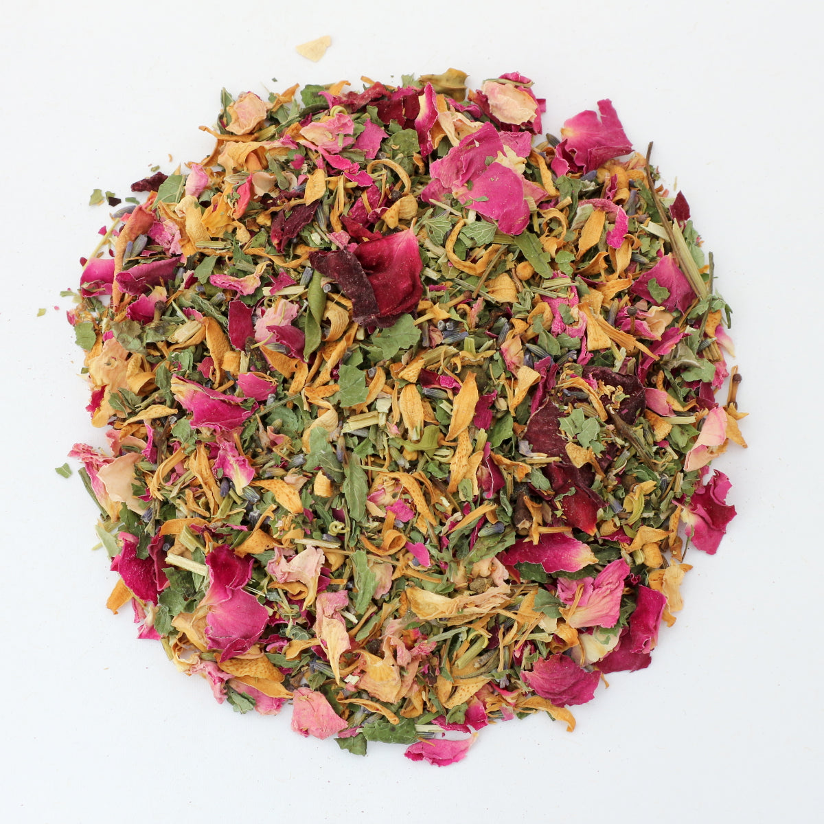 Traum-Tee Blütentee – loser Kräutertee mit Lavendel und Rose für gemütliche Entspannung