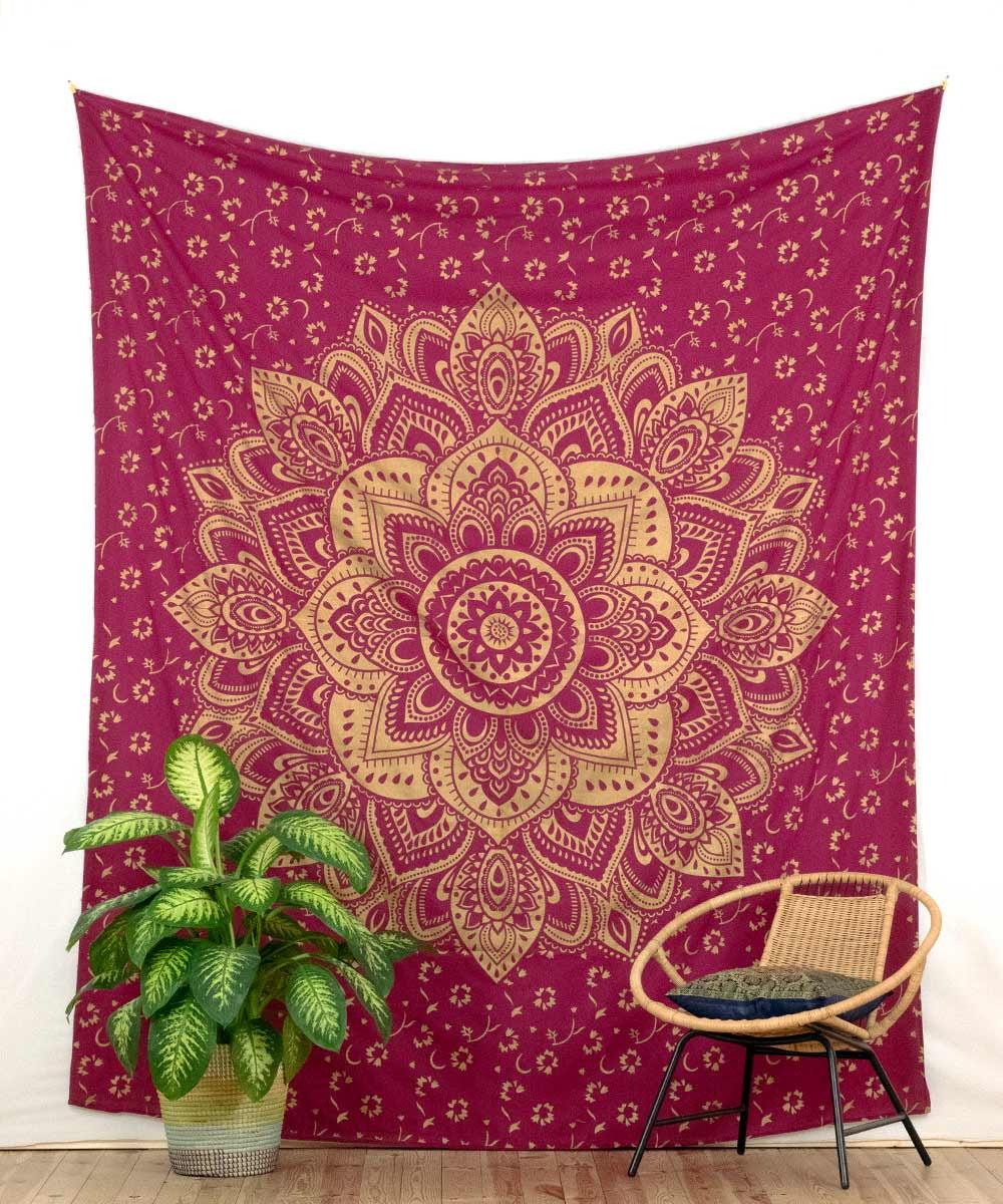 Golden Lotus Wall Tapestry 210 * 230 cm