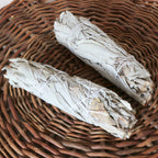 Weißer Salbei Räucherbündel in drei Größen – klein, mittel, groß – handgebundene Smudge Sticks – Lichtbringer Company