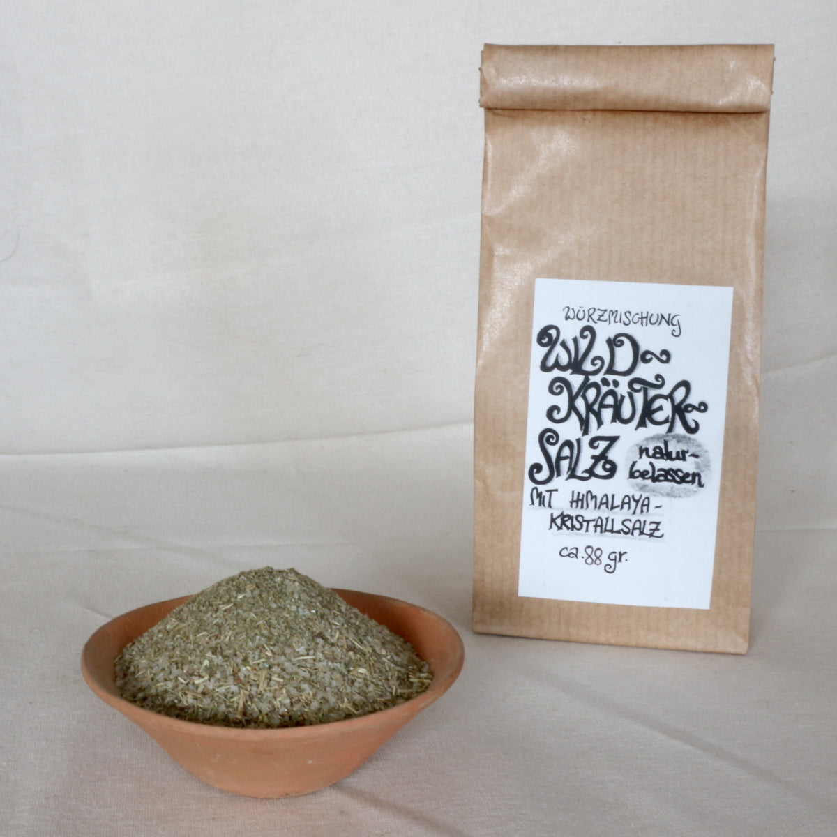 Wildkräutersalz – Gewürzmischung mit aromatischen Kräutern