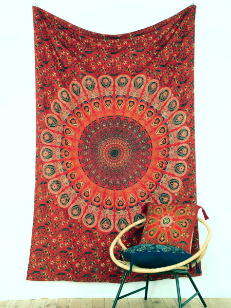 Pfauenfeder Mandala Wandtuch in rot gelb, 140 x 200 cm